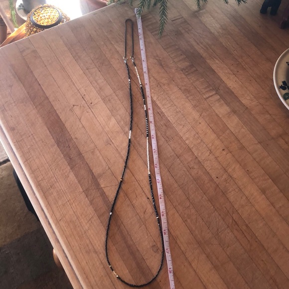 Long single-strand beaded necklace - Picture 2 of 2